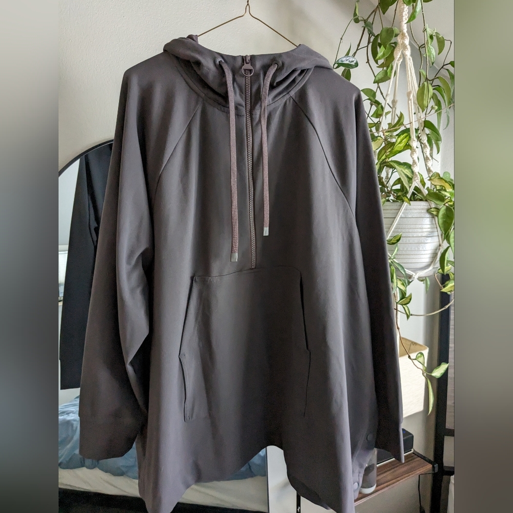 Athleta poncho style jacket with side snaps grey medium